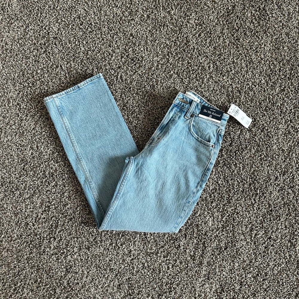 Abercrombie & Fitch Curve Love High Rise 90s Relaxed Jean in medium, size 23" - Picture 5 of 5